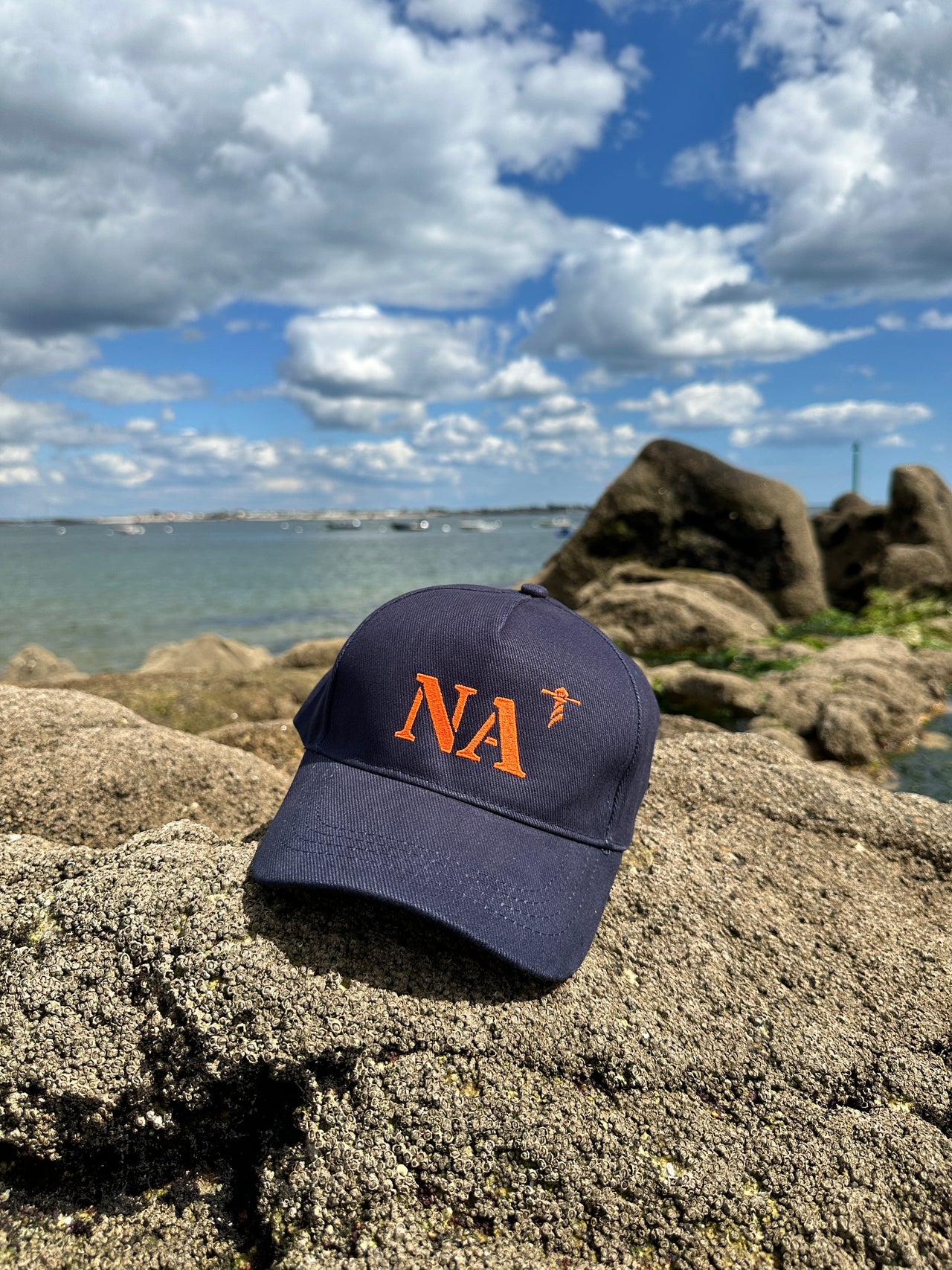 La casquette marine de votre port d'attache NA NANTES de la marque Quartier iode 