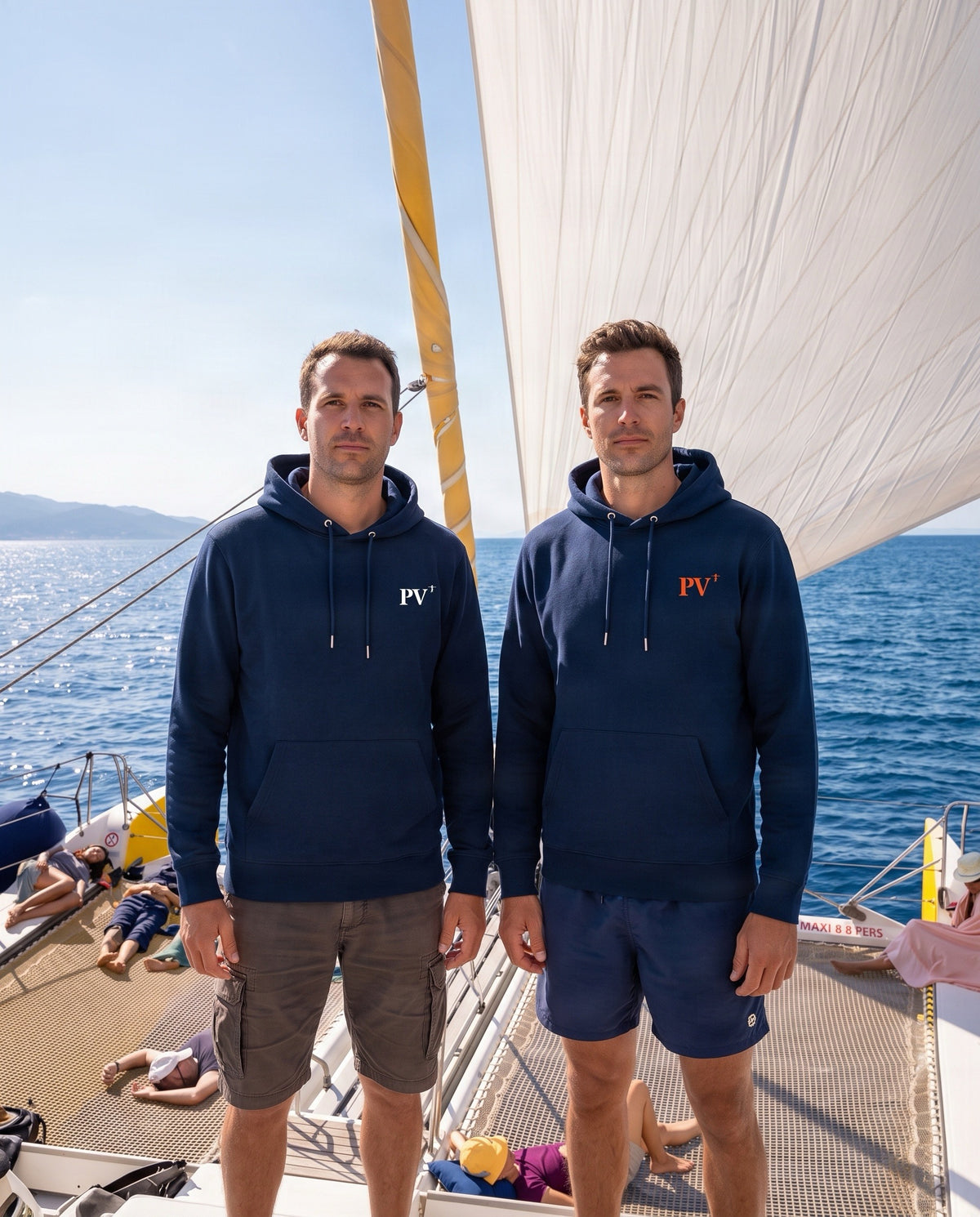 Sweat à capuche PV Port-Vendres Bleu Marine brodé Orange - Blanc