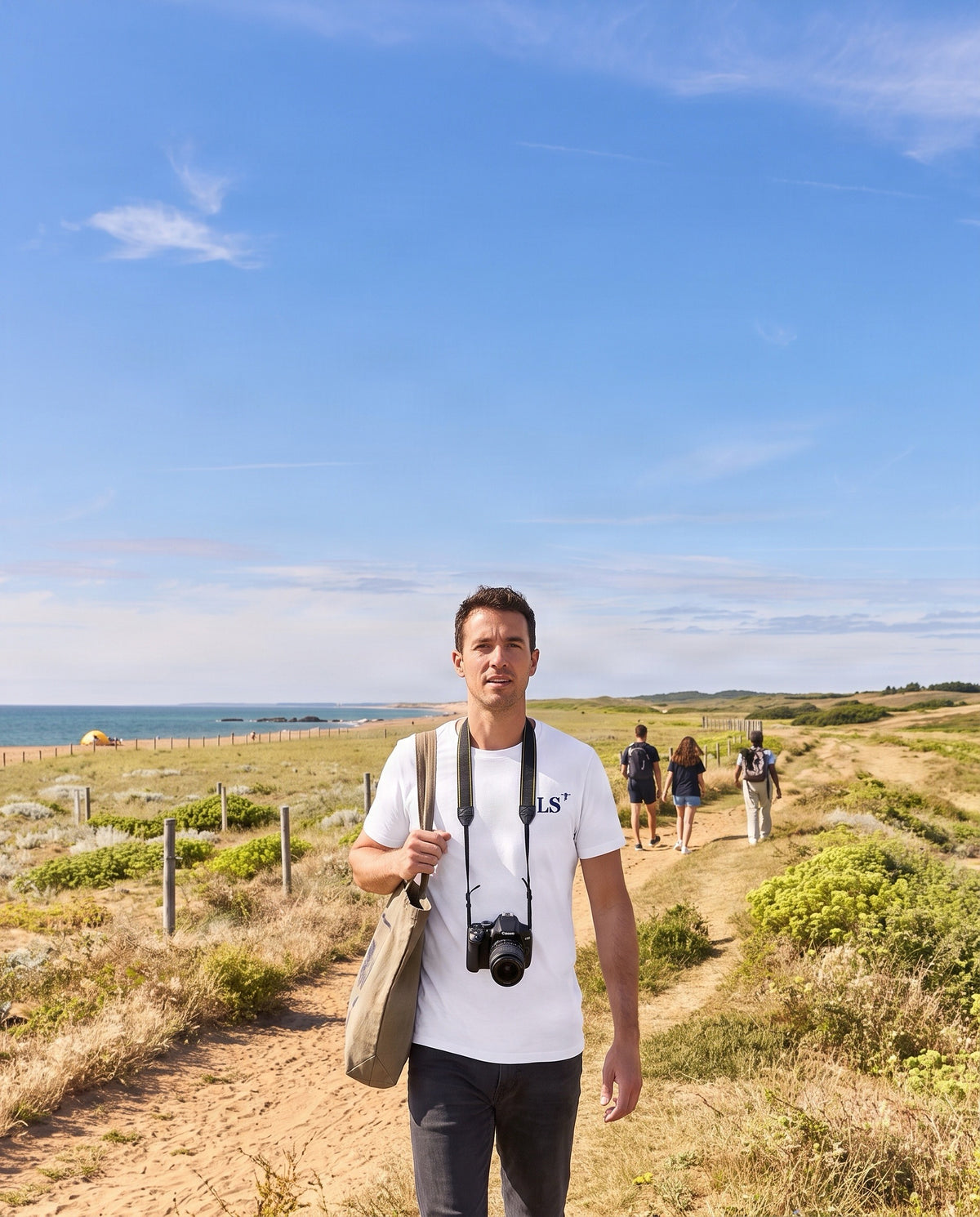 T-shirt brodé Les Sables d'Olonnes LS Blanc et Bleu Marine