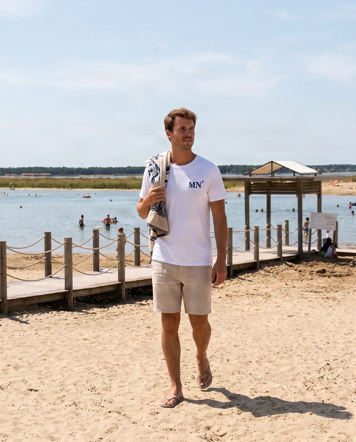T-shirt brodé Marennes MN Blanc et Bleu Marine