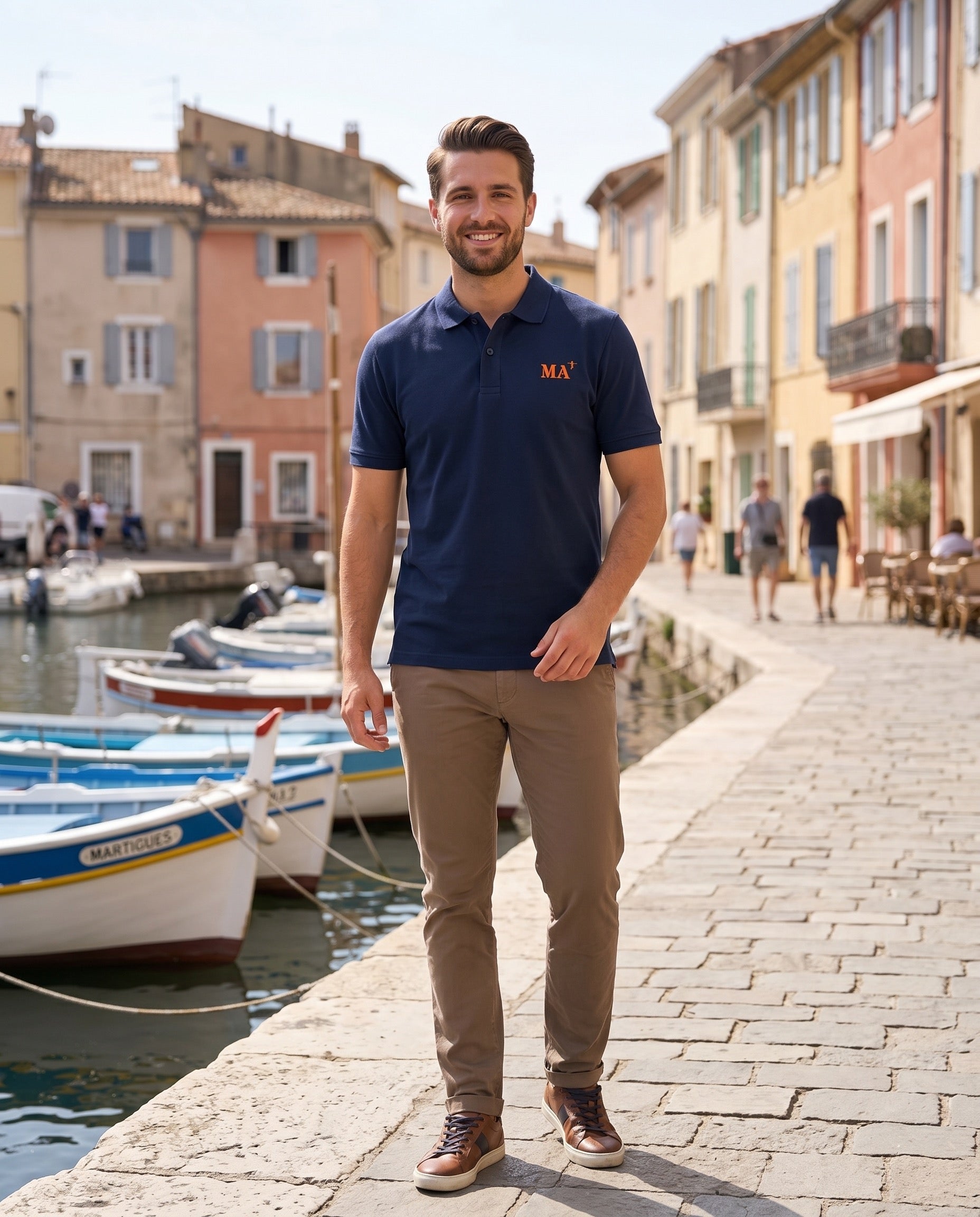 Polo brodé MA Marseille - Bleu Marine - Orange / Blanc - Unisexe - Quartier iodé