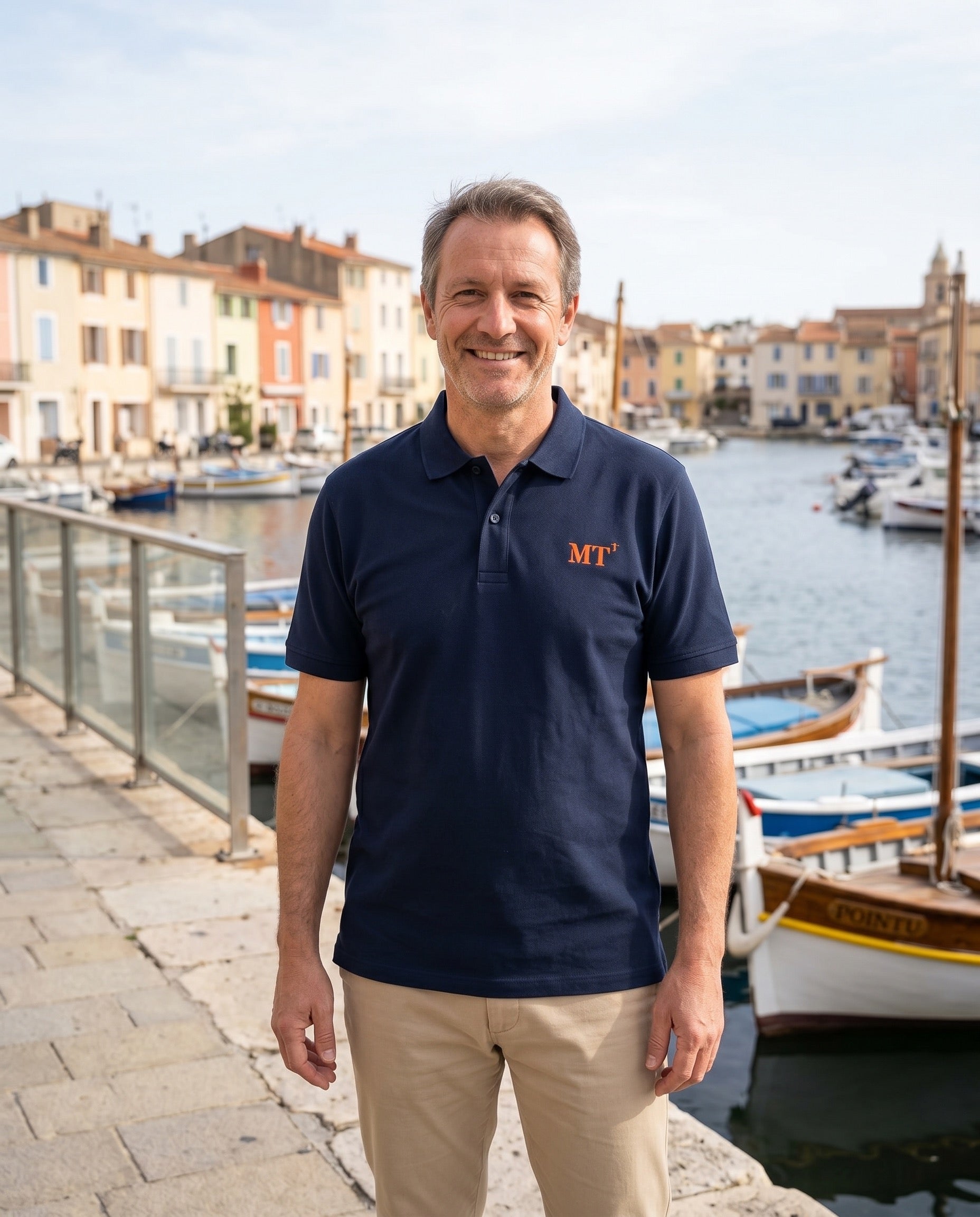 Polo brodé Martigues MT Bleu Marine - Orange / Blanc - Quartier iodé