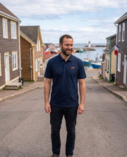 Polo brodé Saint - Pierre - et - Miquelon SP Bleu Marine - Orange / Blanc - Quartier iodé