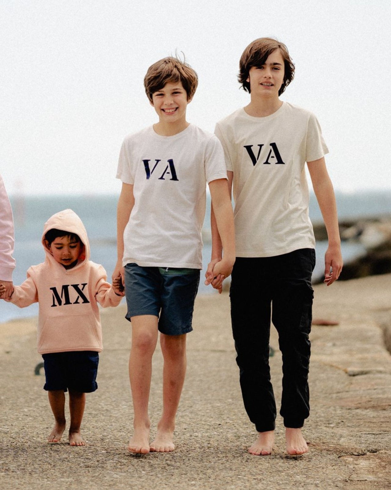 Offrez à vos kids les Tshirt de votre port breton avec la marque Quartier Iodé. Parfait pour filles et garçons, enfants et ados.