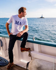 Quartier iodé, Tshirt moderne MA pour Marseille, Hommes et femmes. Blanc et bleu en coton bio. Collection mon quartier maritime.