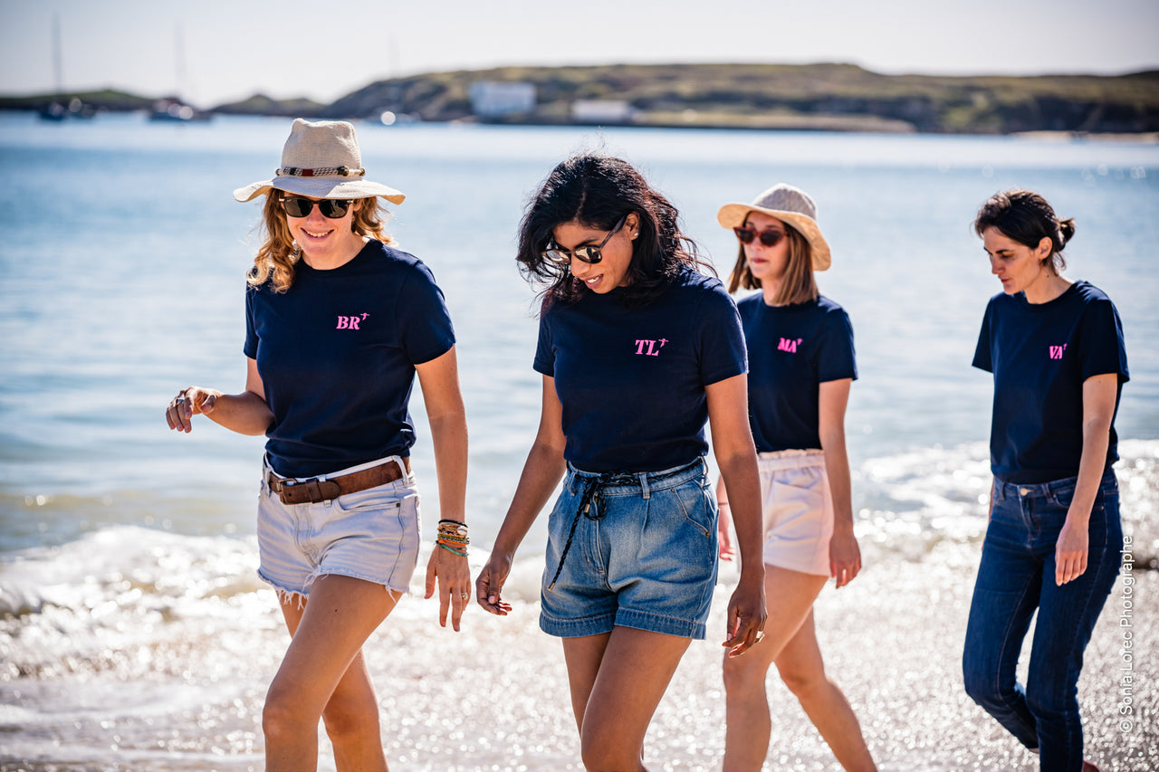 T shirt femme coupe classique avec une belle broderie de votre port de coeur (par Quartier iodé)