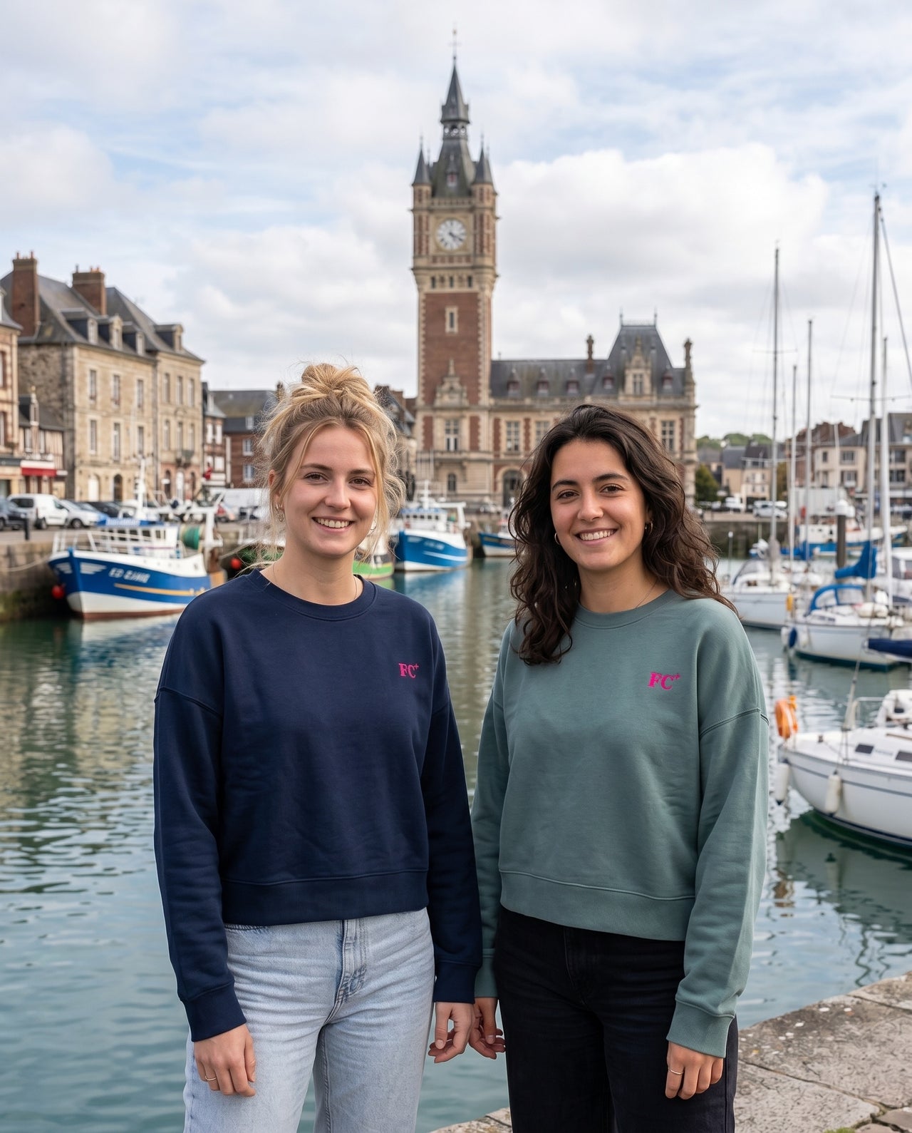 Sweat oversize pour Femme FC Fécamp Bleu Marine brodé Rose / Vert brodé Rose - Quartier iodé